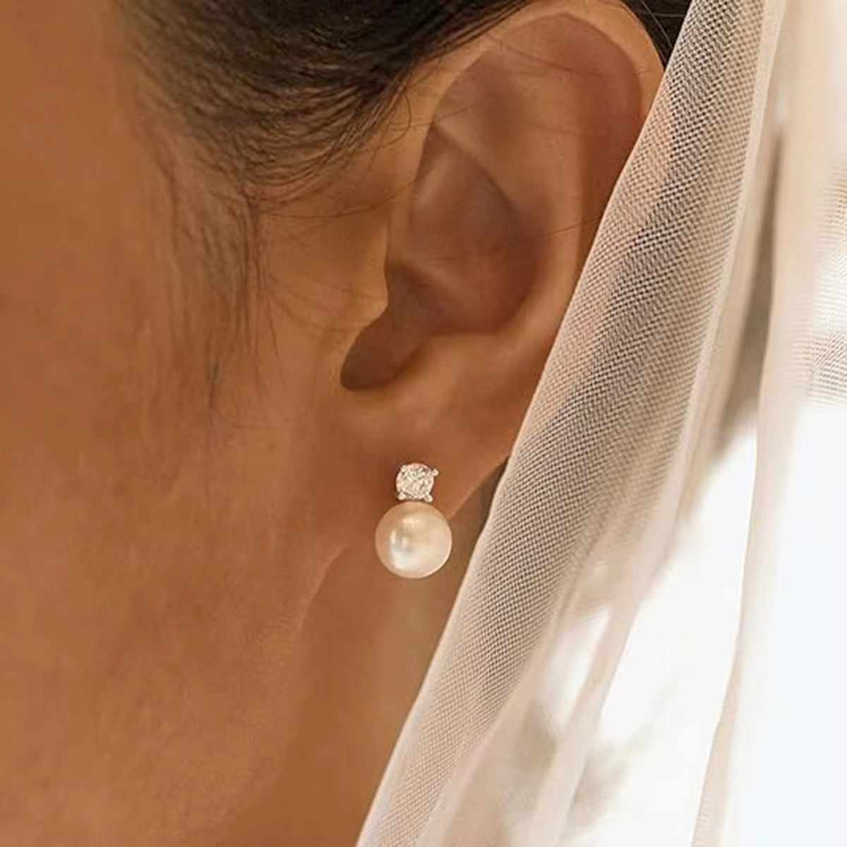 Pearl Poise Stud Earrings