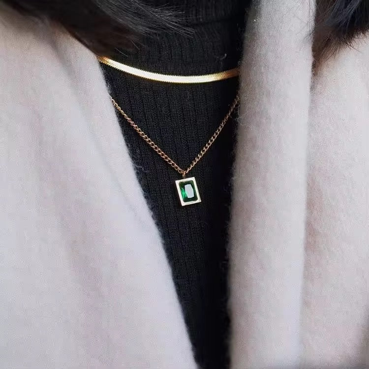 Hariyali Neckchain