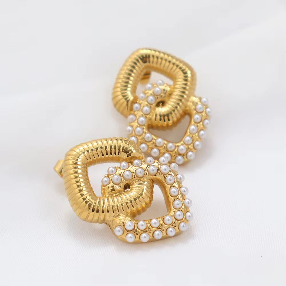 Sculpted Elegance Pearl Earrings