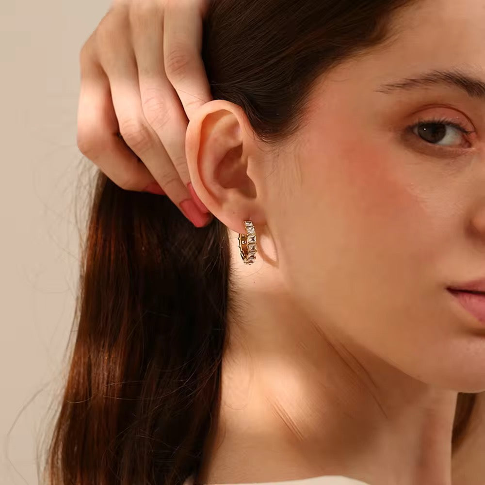 Pure Curve Hoop Earrings