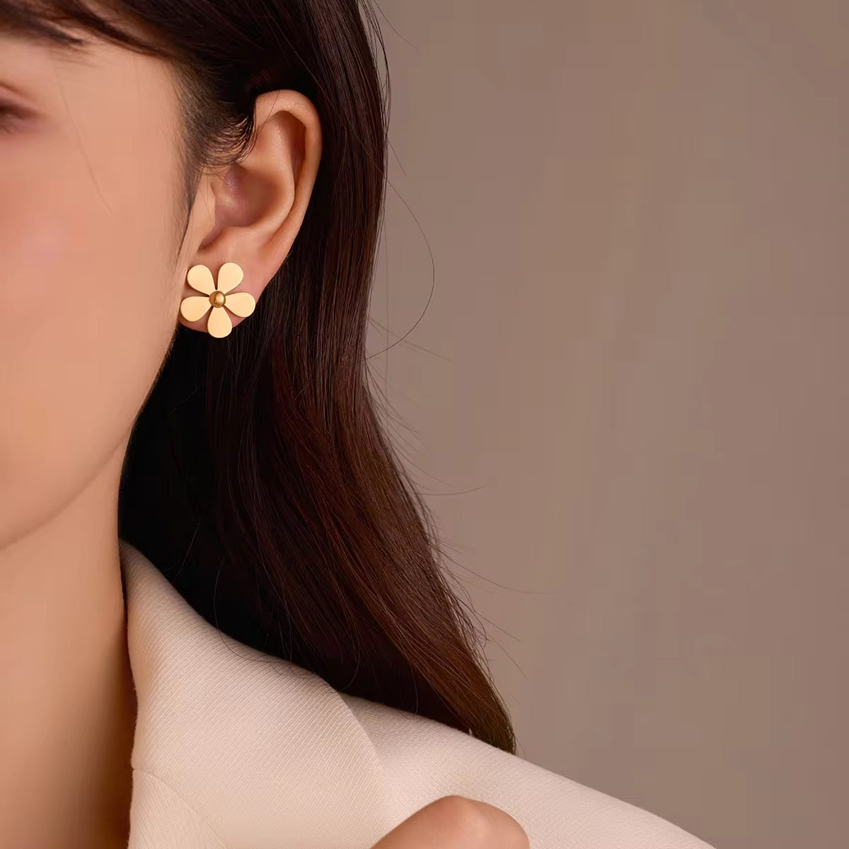 Flora Glow Stud Earrings