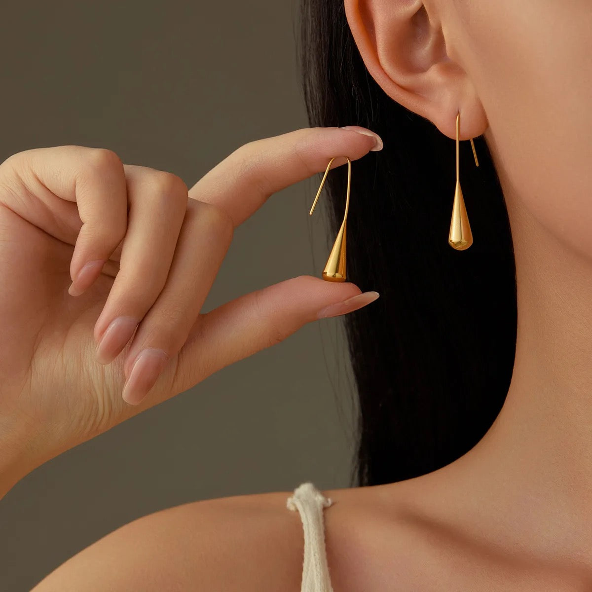 Glittering Hang Earrings