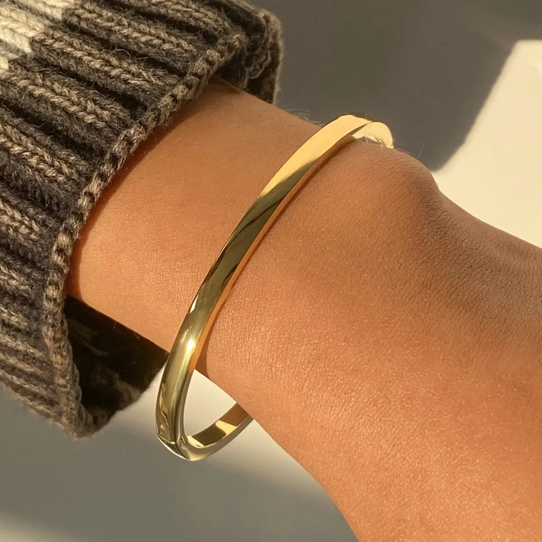 Sleek Radiance Bangle Bracelet