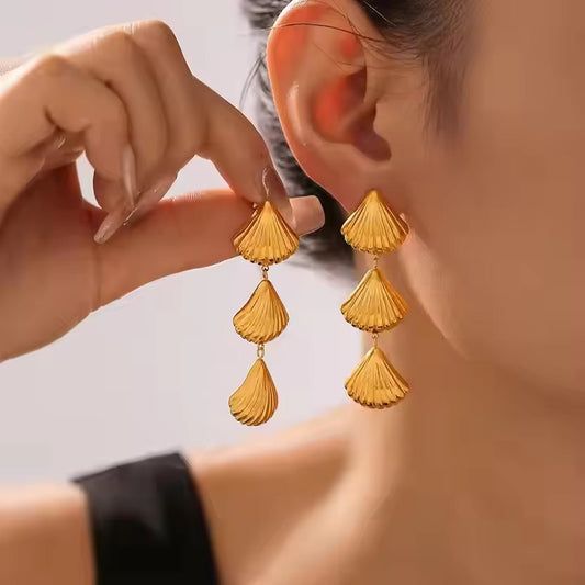 Shell Drift Glow Earrings