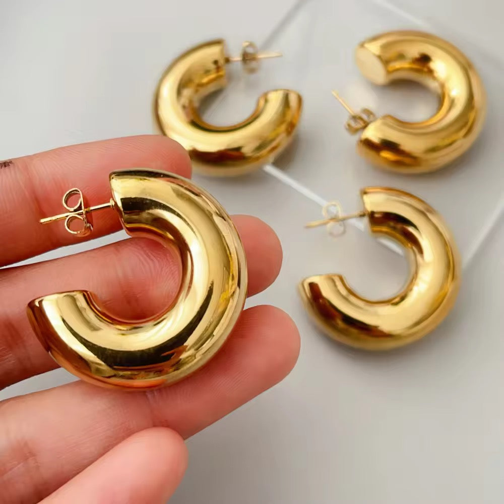 Luxe Curve Hoop Earrings