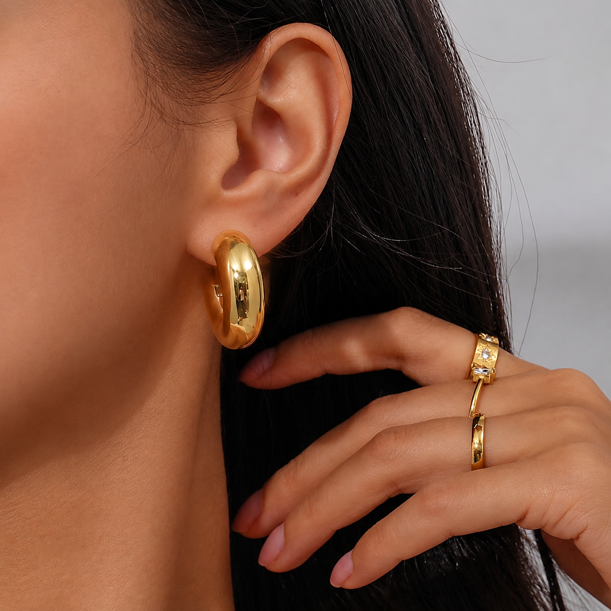 Luxe Curve Hoop Earrings