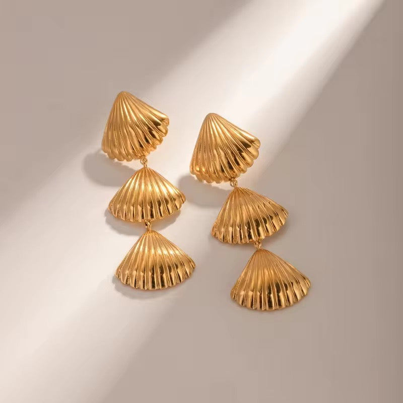 Shell Drift Glow Earrings