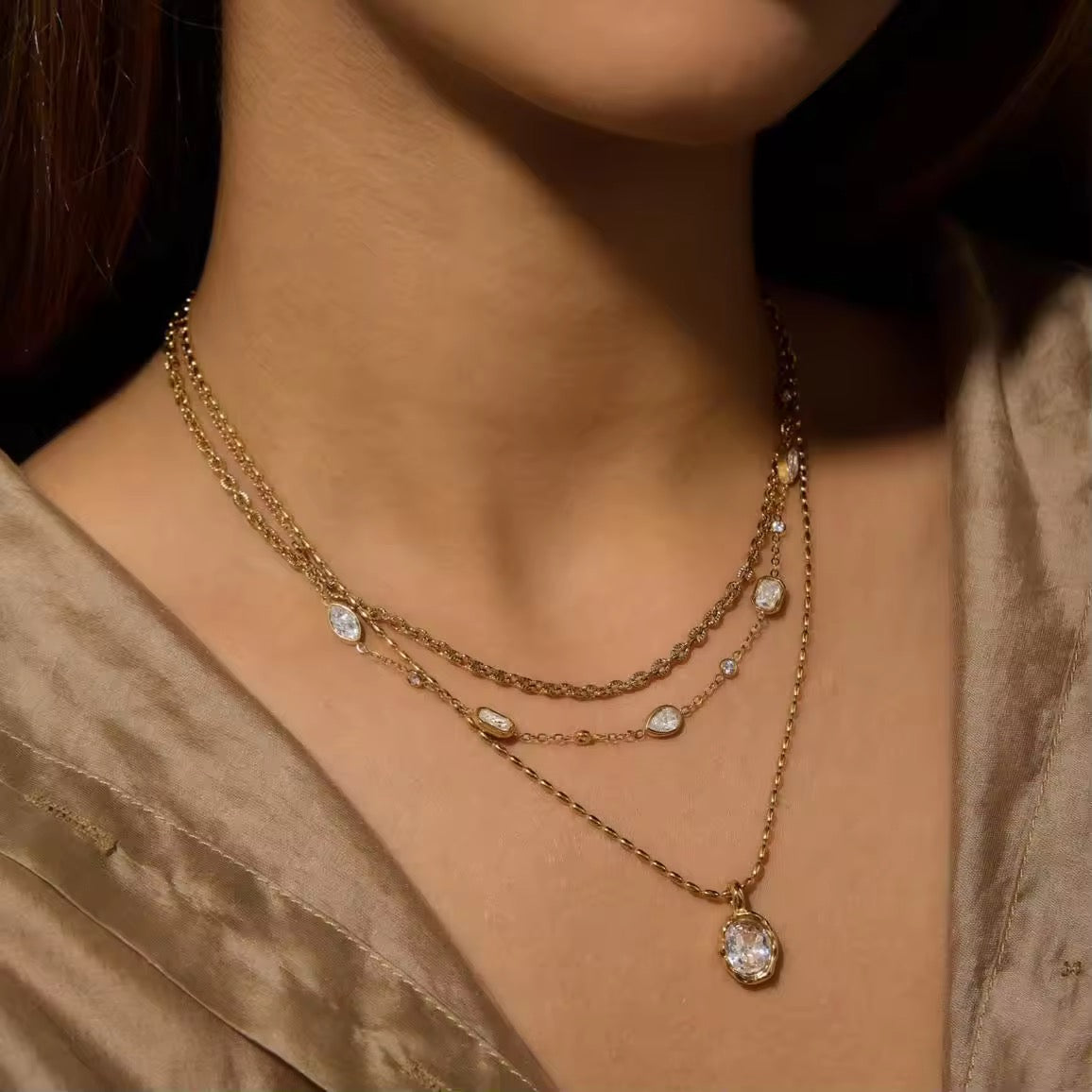 Avira Neckchain
