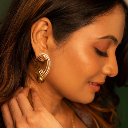 Shwetha's Gleam Majesty Earrings